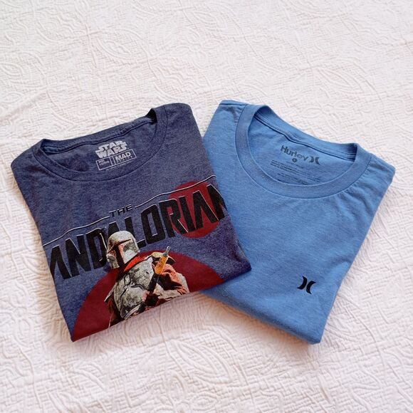 Old Navy and Dom Other - Pack of 2 men's short-sleeved t-shirts, size L, graphic t-shirt  plain t-shirts.